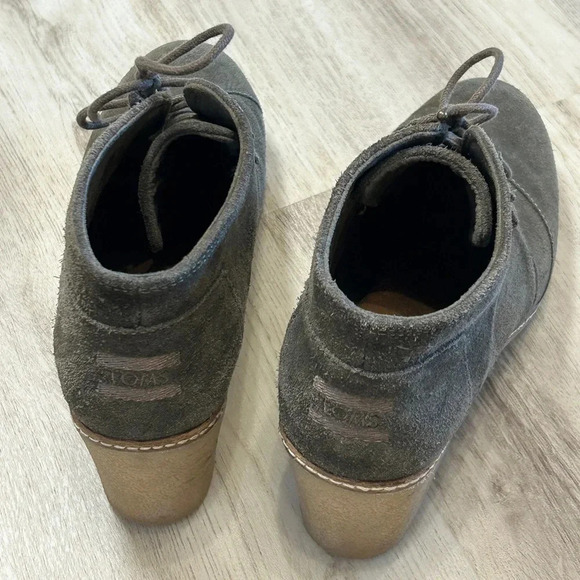 Women’s Tom’s Suede Desert Wedge Laceup Booties in Dark Mossy Green Size 9.5W - Picture 4 of 6